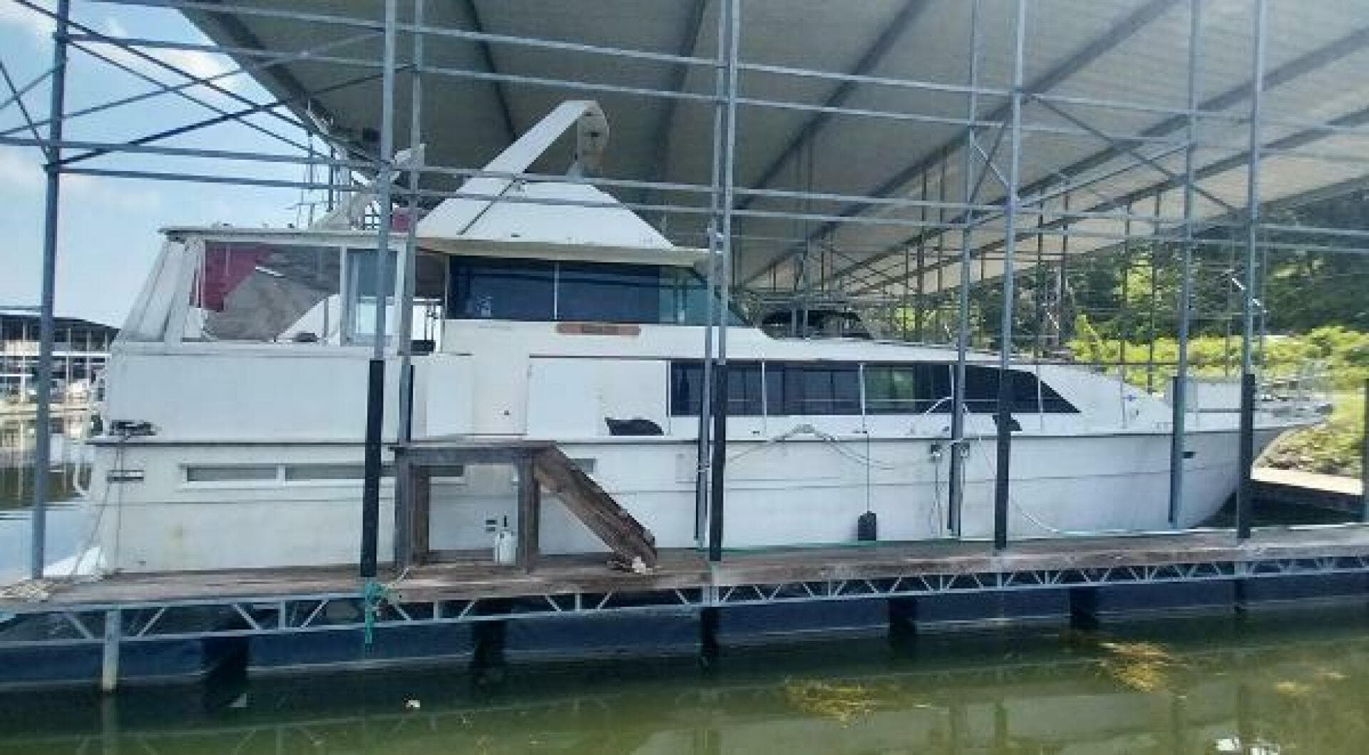 1976 Bertram Flybridge MY