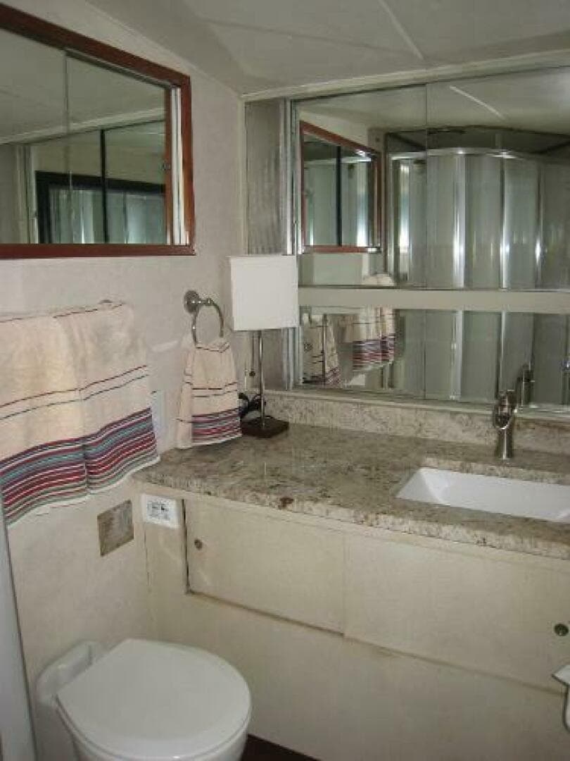 1976 Bertram Flybridge MY