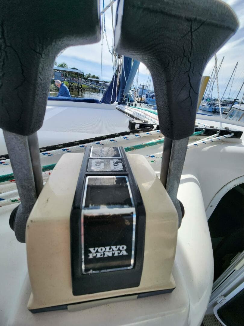 2000 Manta 42