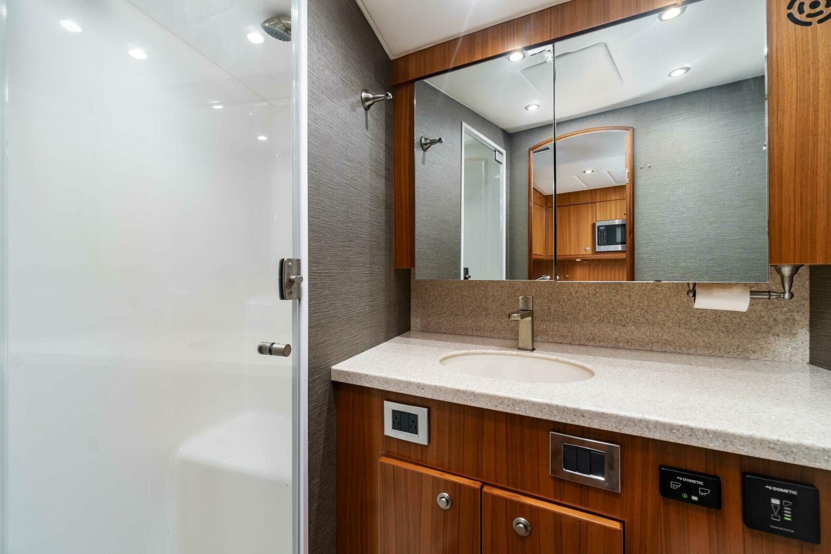 2021 Viking 38 Billfish