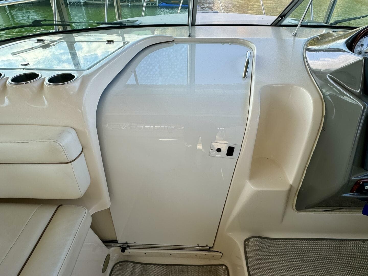 2004 Rinker 342 Fiesta Vee