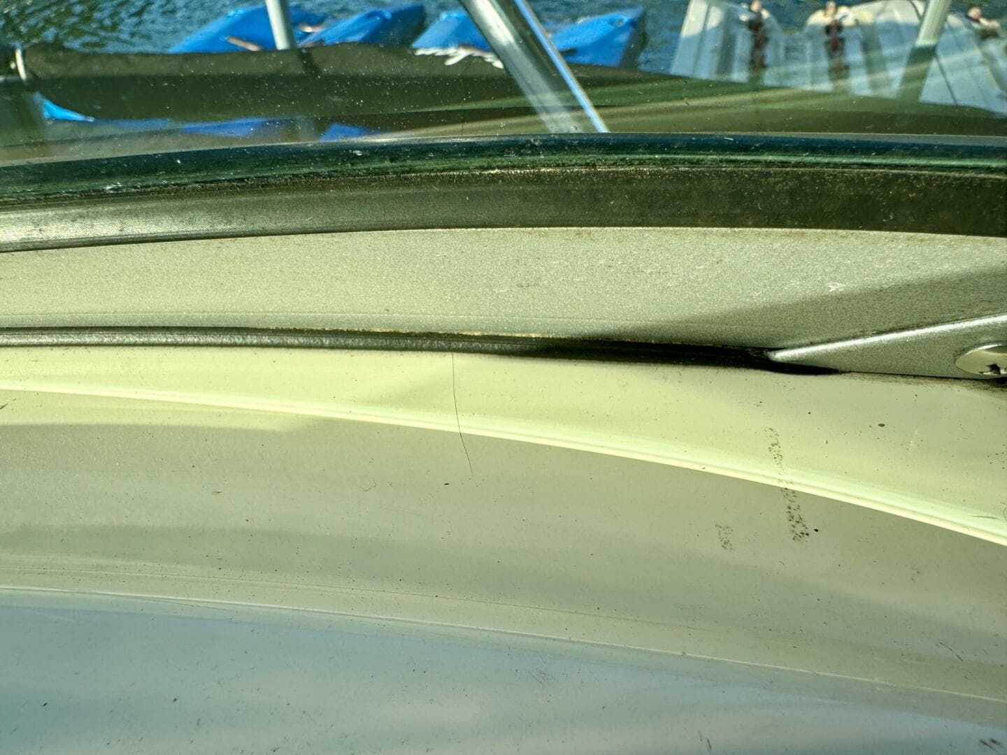 2004 Rinker 342 Fiesta Vee