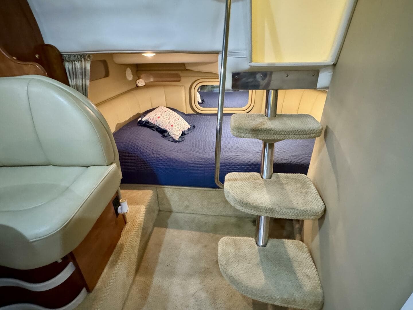 2004 Rinker 342 Fiesta Vee