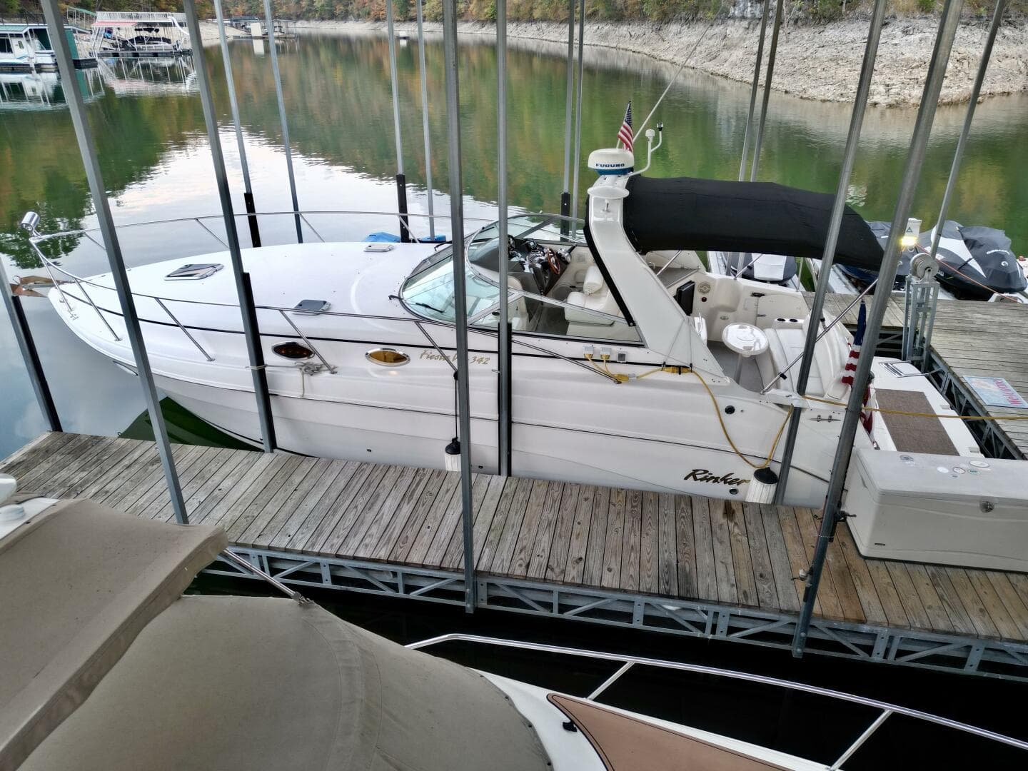 2004 Rinker 342 Fiesta Vee