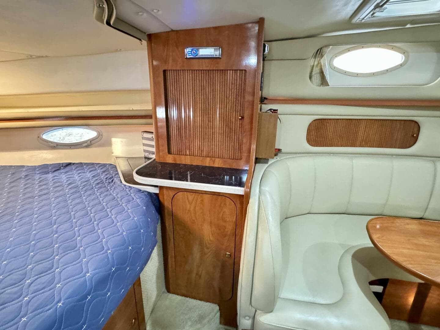 2004 Rinker 342 Fiesta Vee