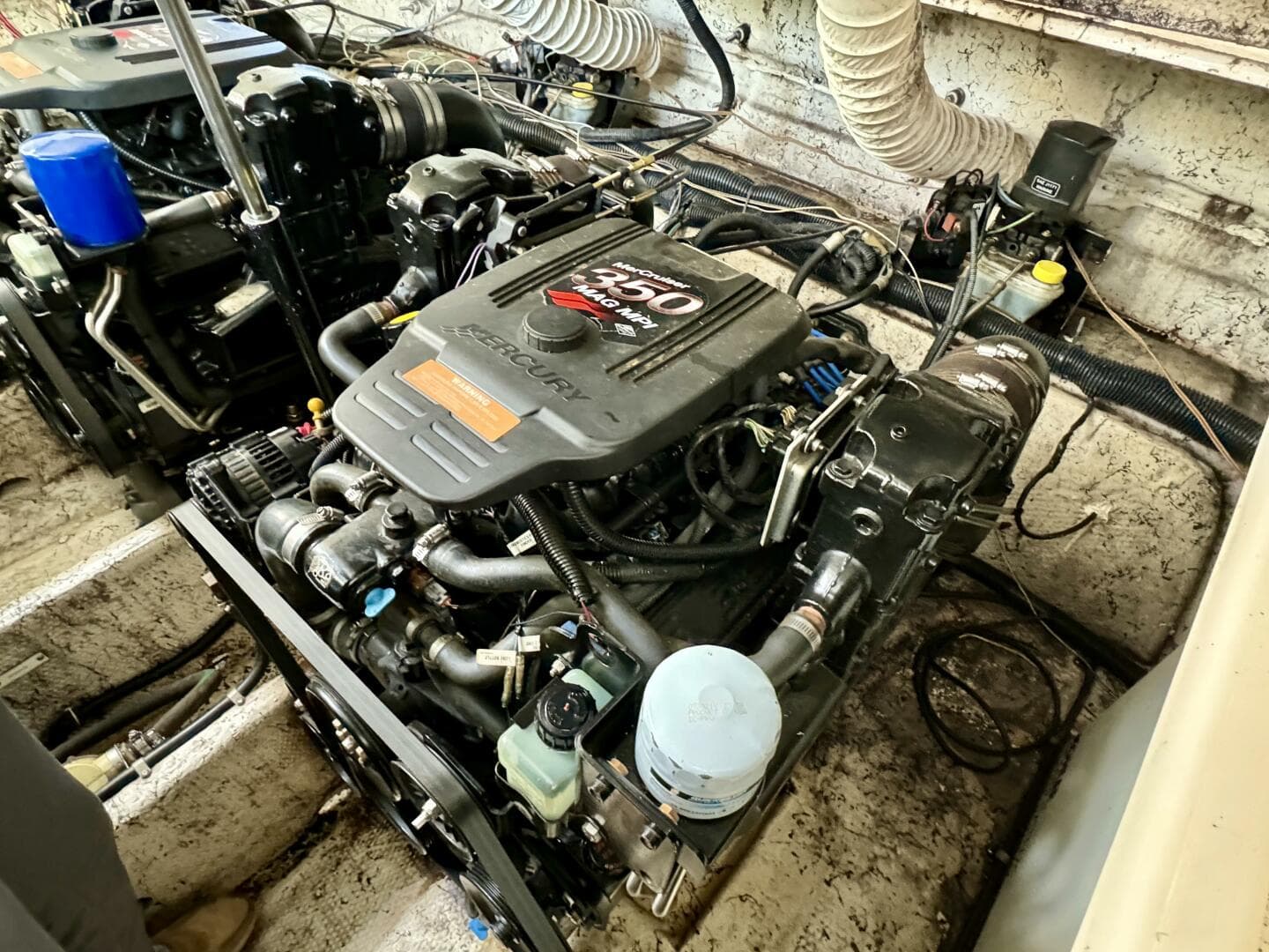 2004 Rinker 342 Fiesta Vee