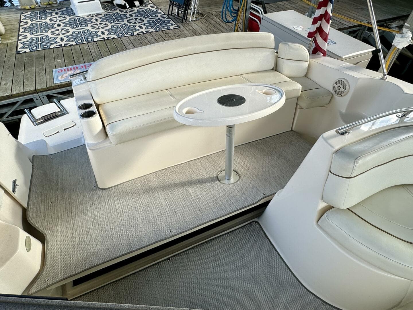 2004 Rinker 342 Fiesta Vee