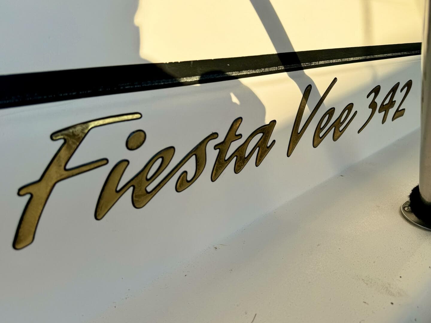 2004 Rinker 342 Fiesta Vee
