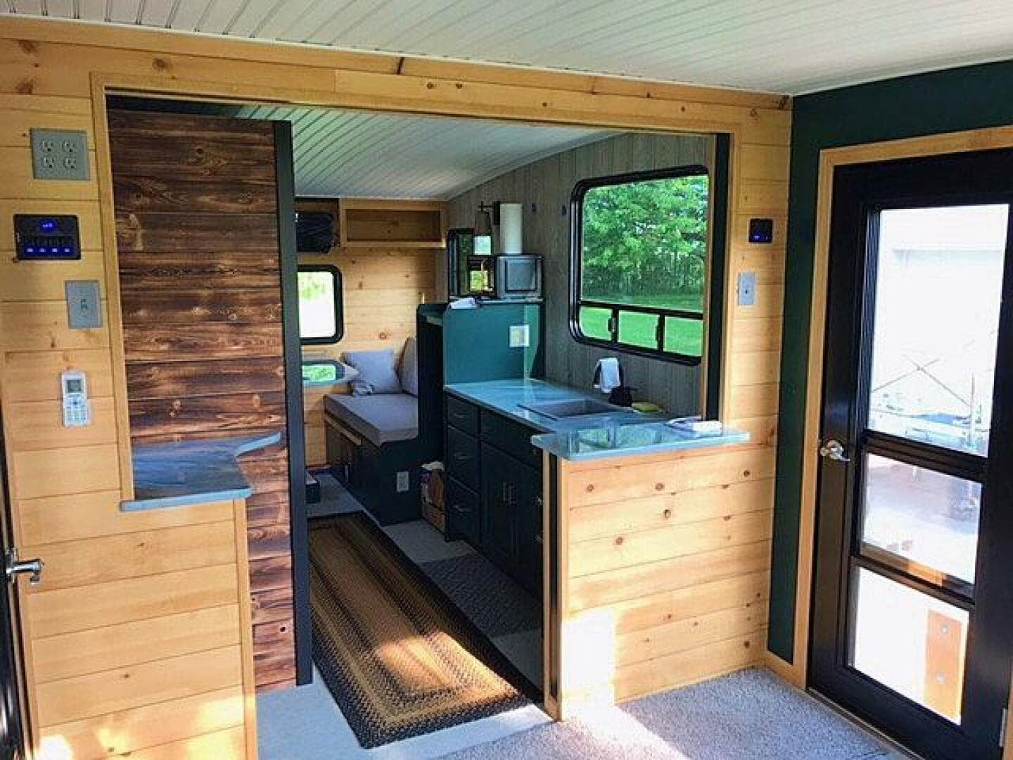 2023 Custom 25 Hadlee Houseboat