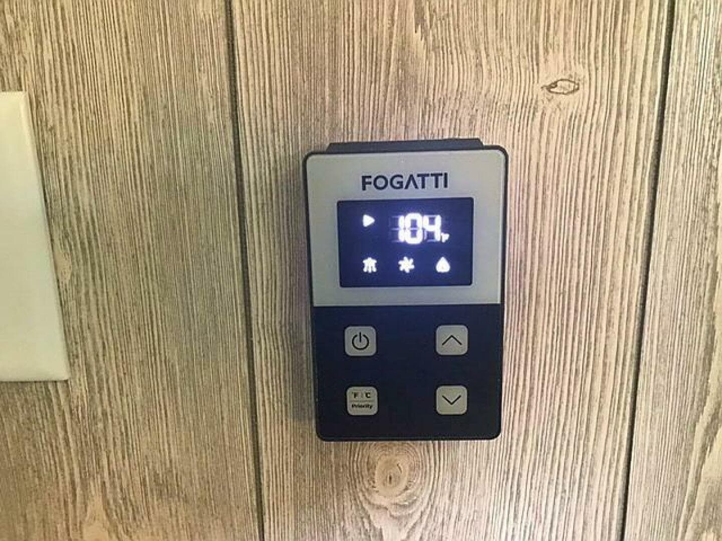 2023 Custom 25 Hadlee Houseboat