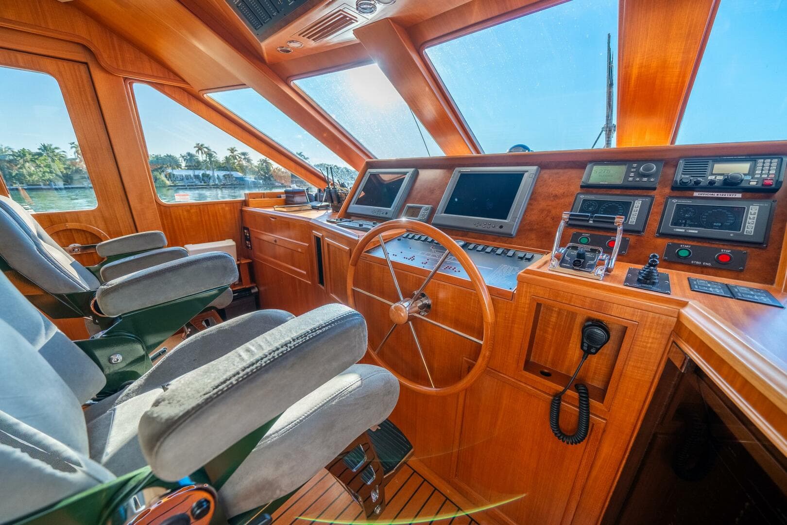 2006 Offshore Yachts 72 Pilothouse