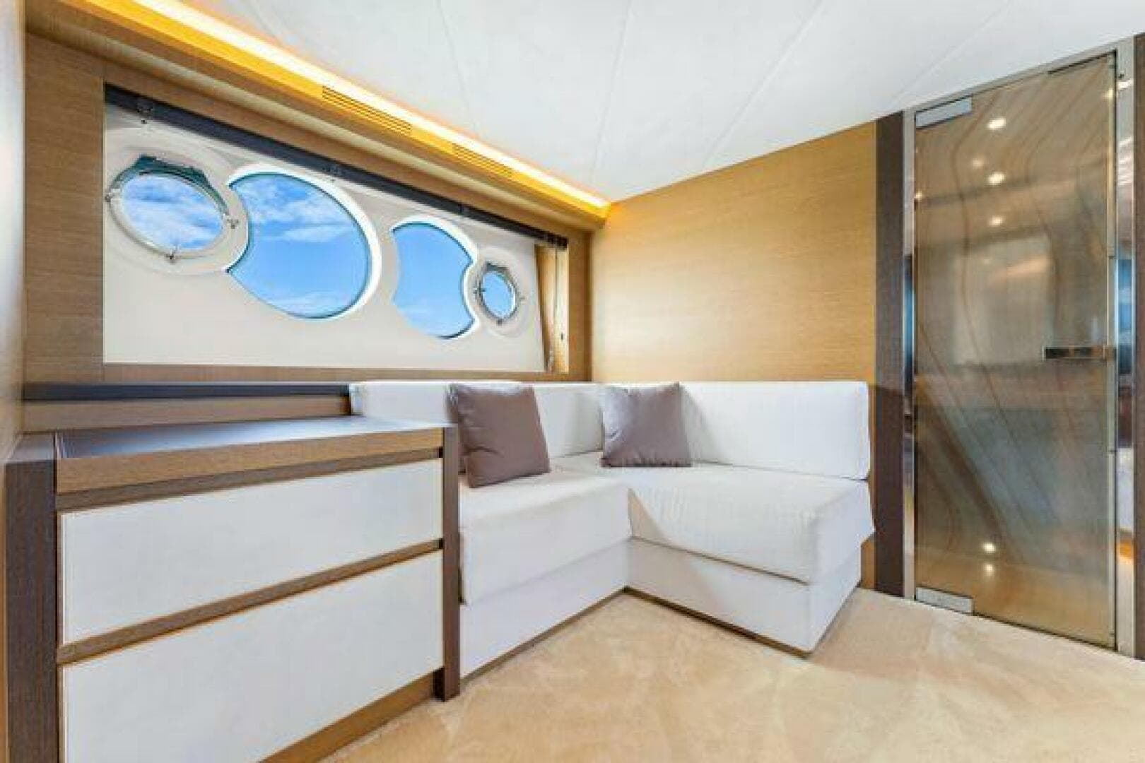 2018 Monte Carlo Yachts MCY 70