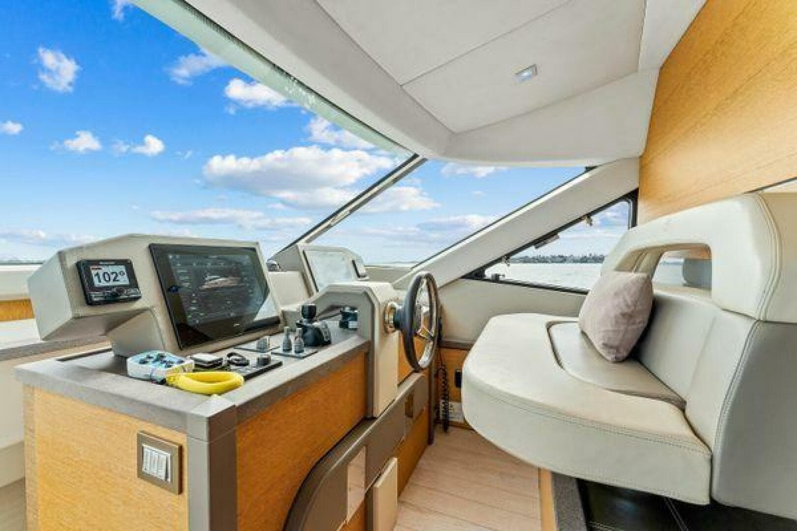 2018 Monte Carlo Yachts MCY 70