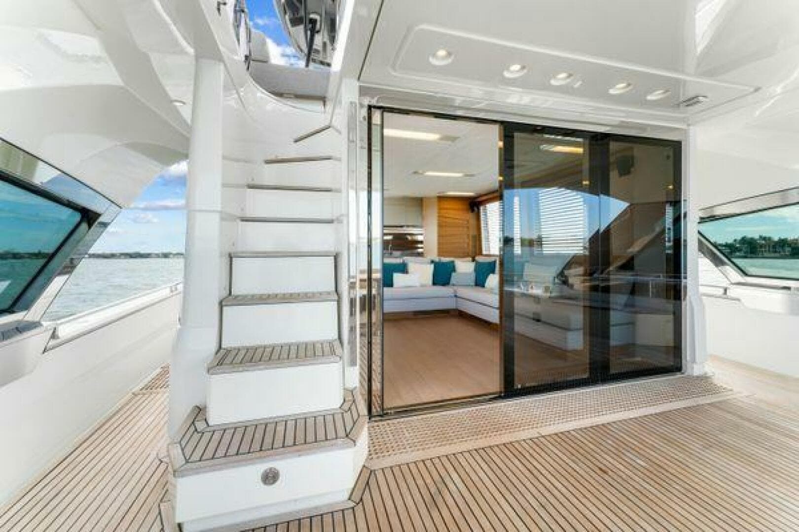 2018 Monte Carlo Yachts MCY 70