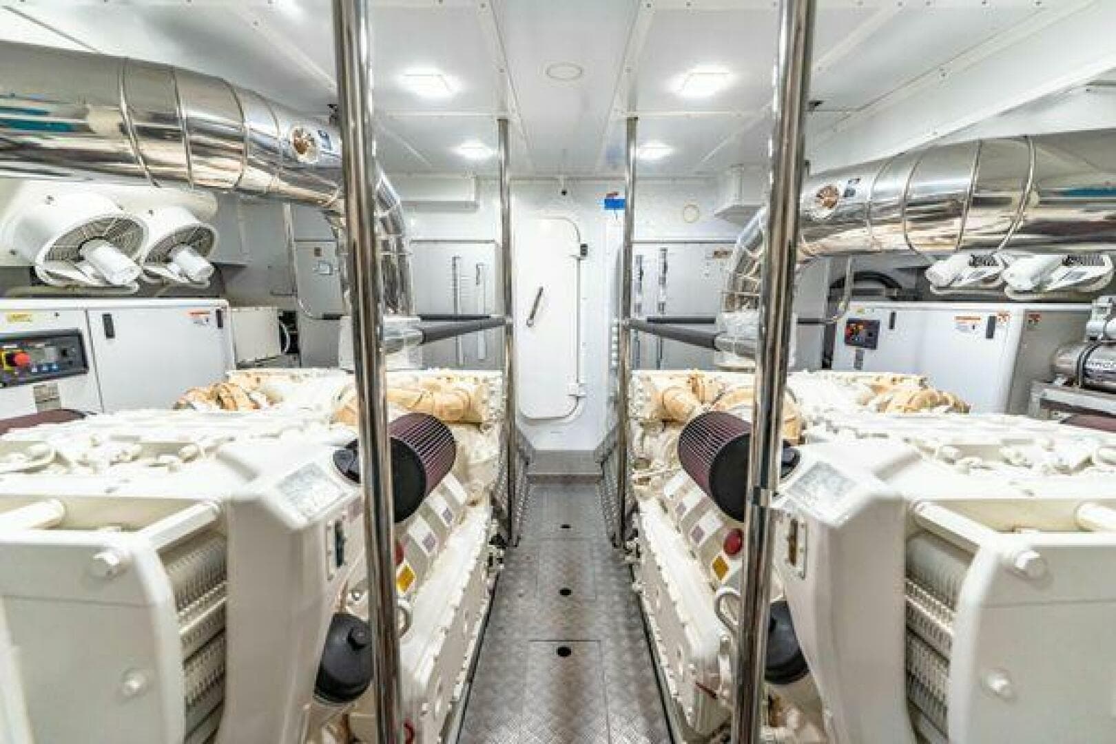 2018 Monte Carlo Yachts MCY 70