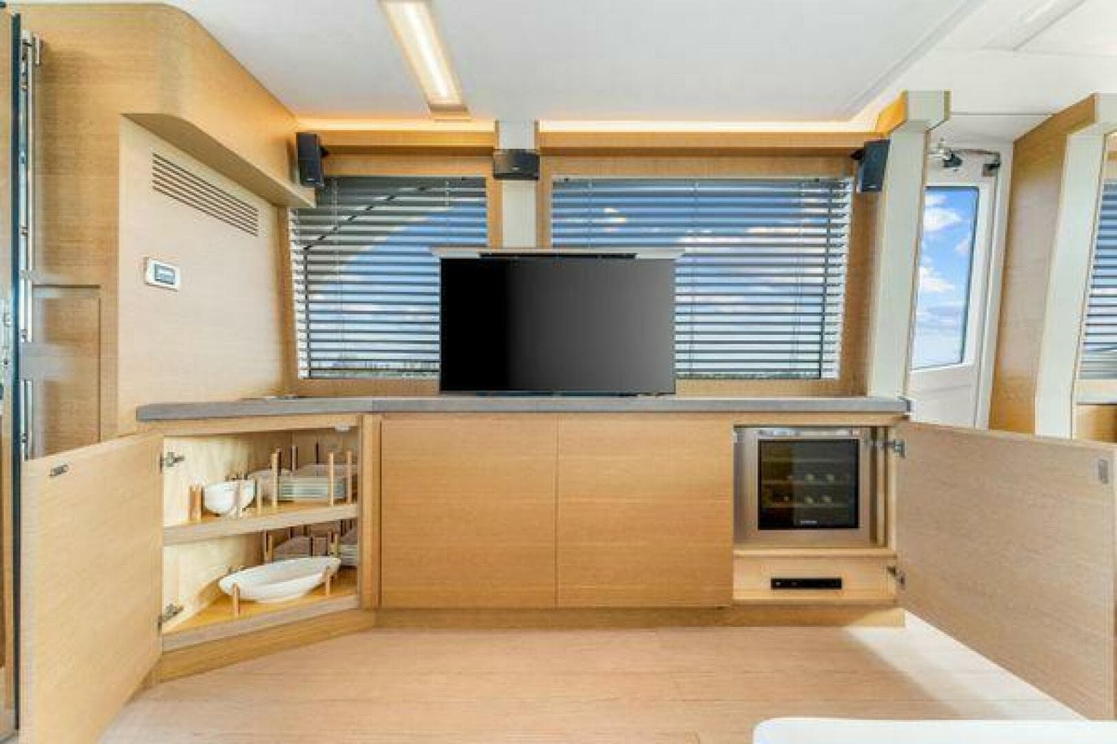 2018 Monte Carlo Yachts MCY 70