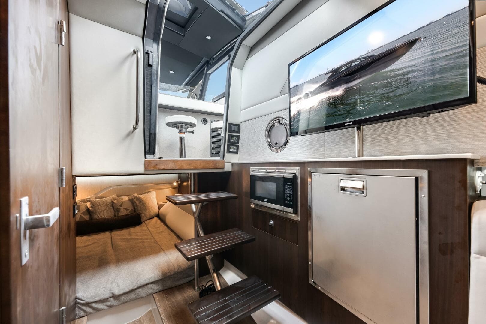 2023 Cruisers Yachts 42 GLS OB