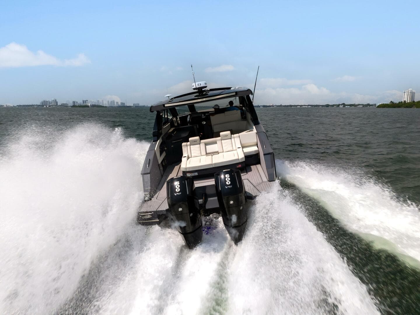 2023 Cruisers Yachts 42 GLS OB