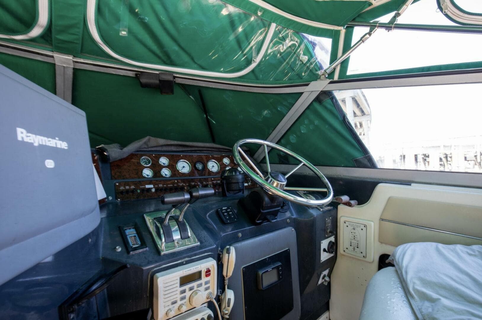 1990 Sea Ray 420 Sundancer