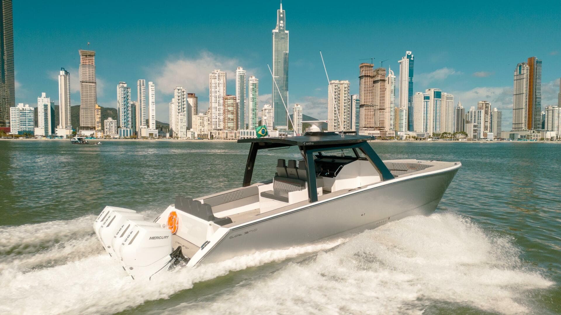 2025 Sedna 370 Cabin