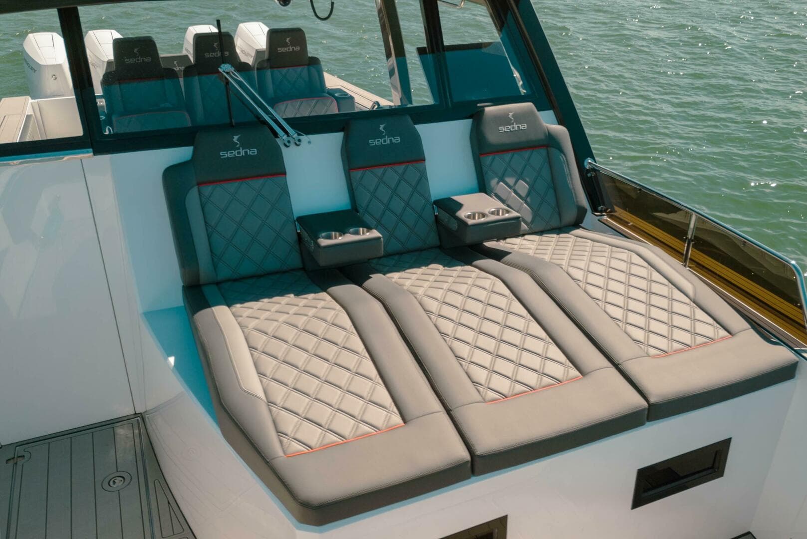 2025 Sedna 370 Cabin