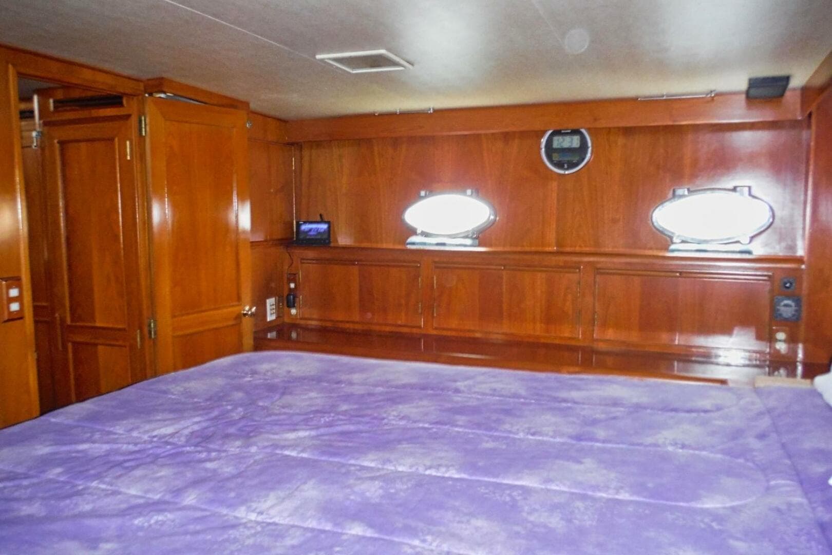 1988 Ocean Alexander Cockpit Motor Yacht 54