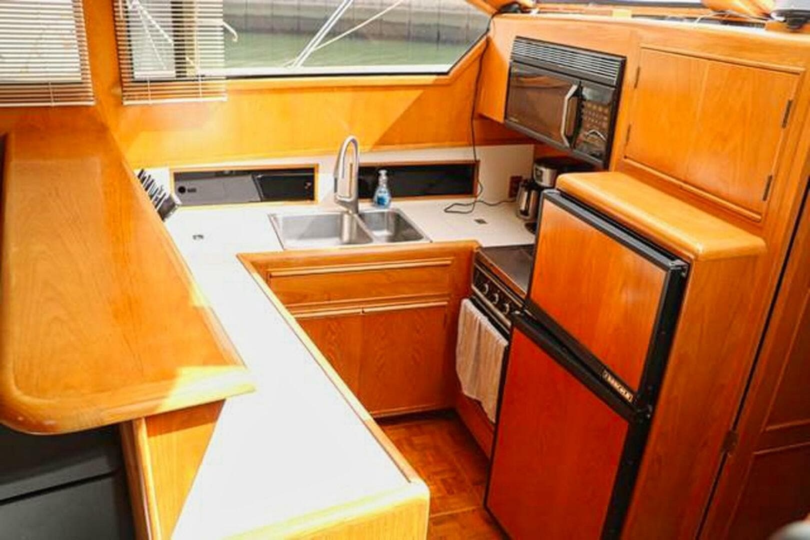 1988 Ocean Alexander Cockpit Motor Yacht 54