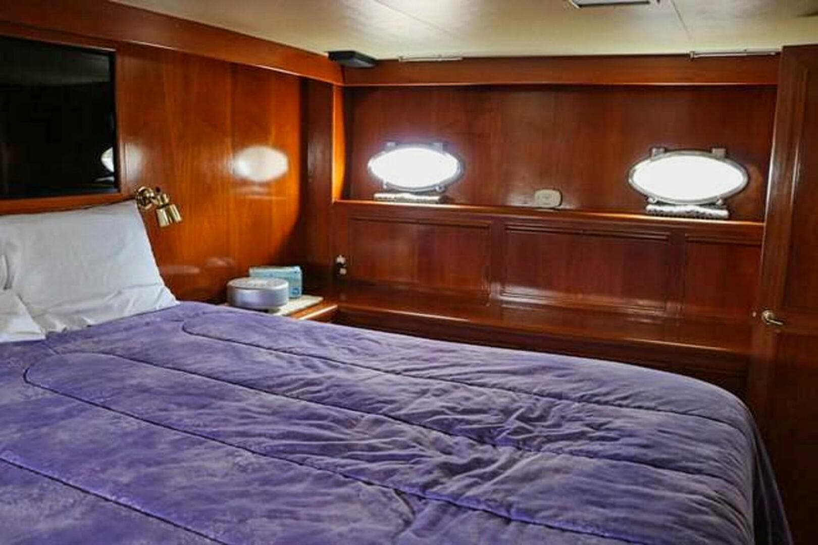 1988 Ocean Alexander Cockpit Motor Yacht 54