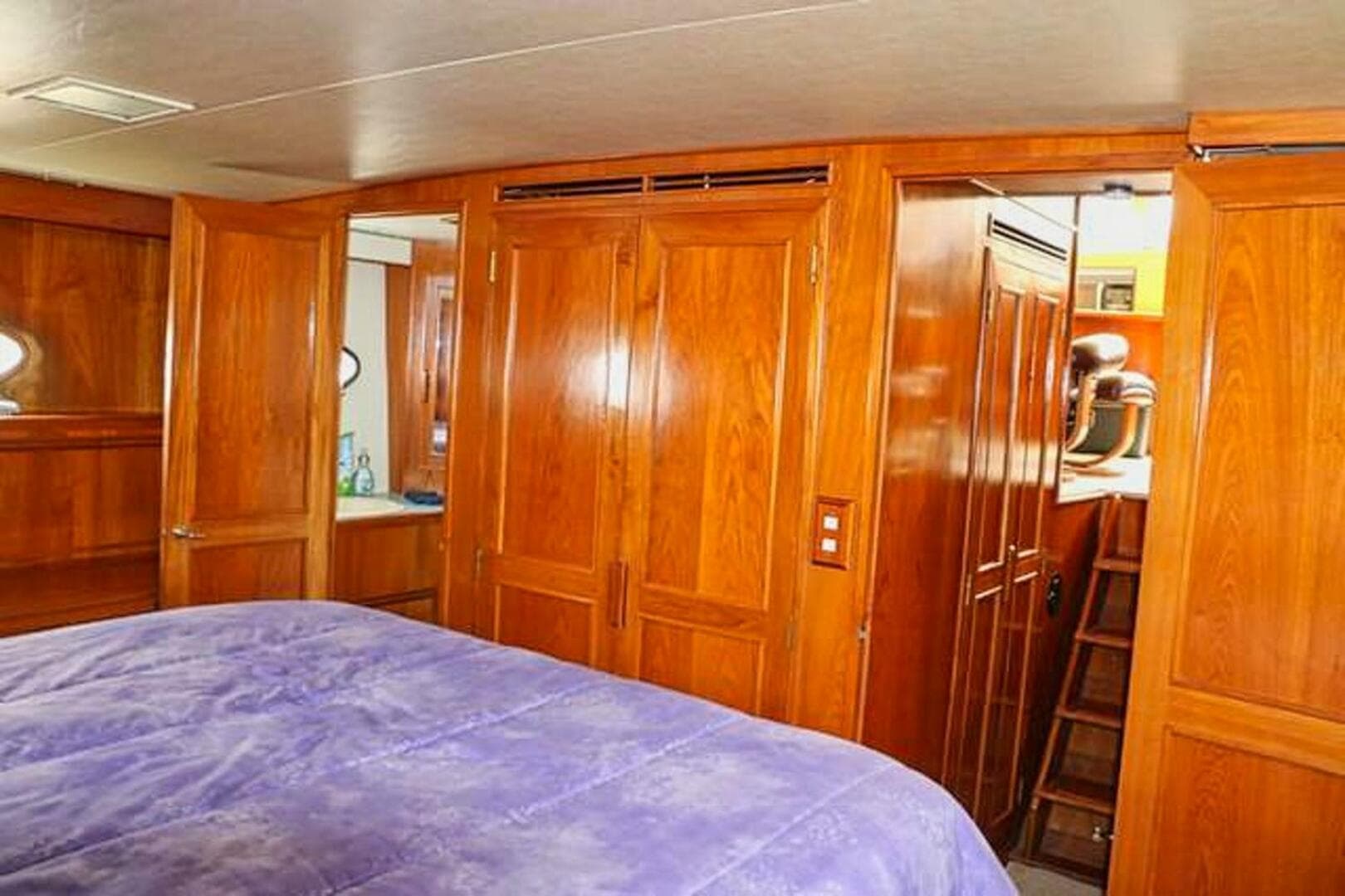 1988 Ocean Alexander Cockpit Motor Yacht 54