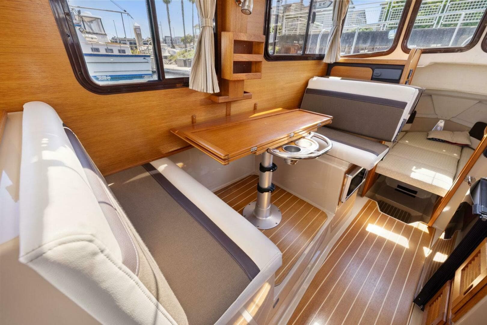 2014 Ranger Tugs R-27