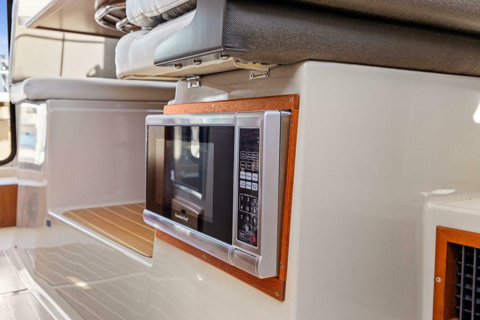 2014 Ranger Tugs R-27