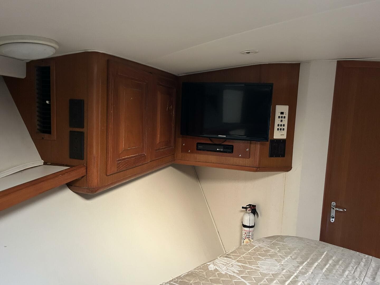 1997 Viking 43 Open