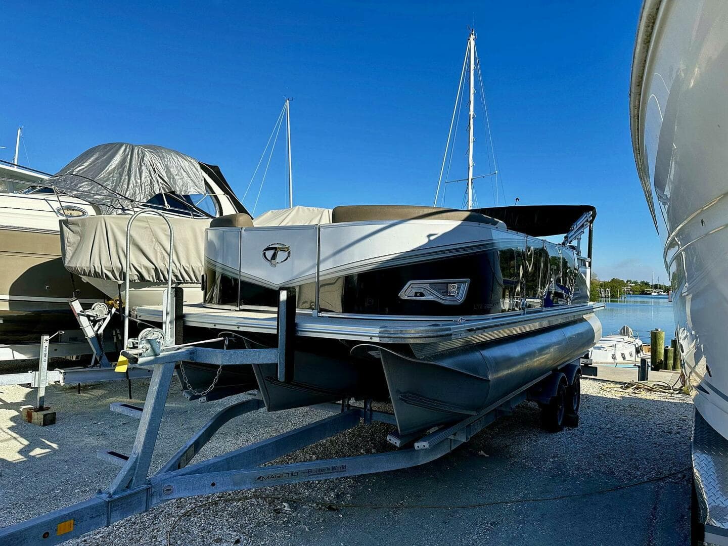 2022 Tahoe LTZ 2285 ENT Tritoon