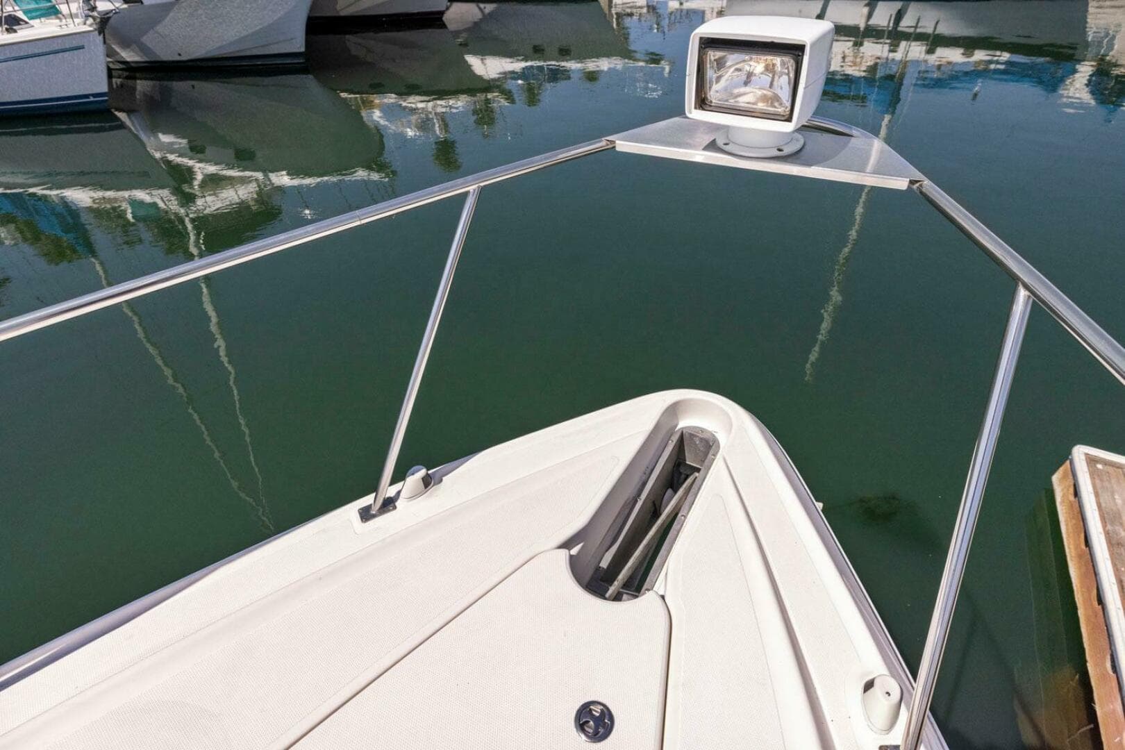 2006 Cruisers Yachts 370 Express