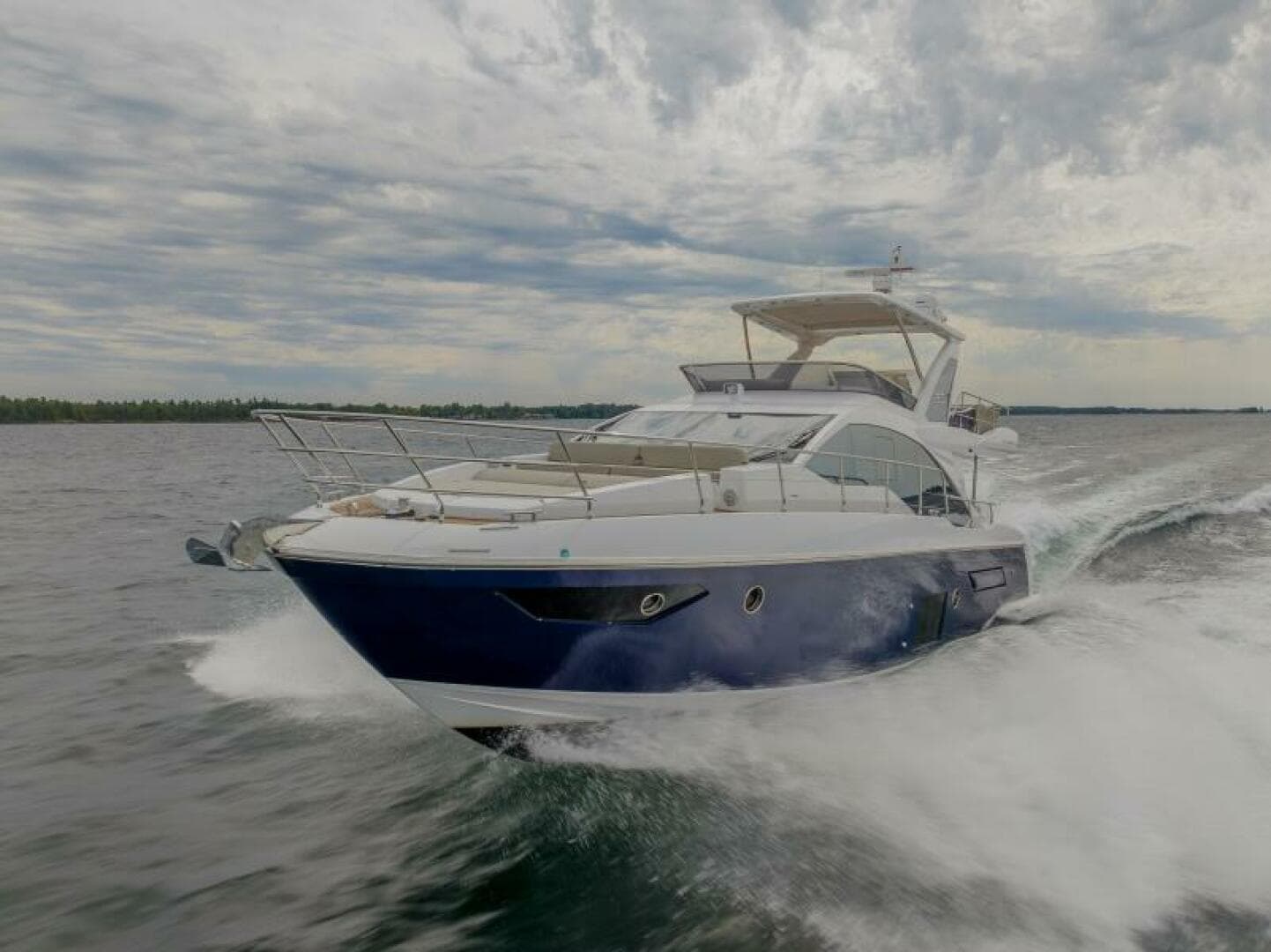 2018 Azimut Flybridge