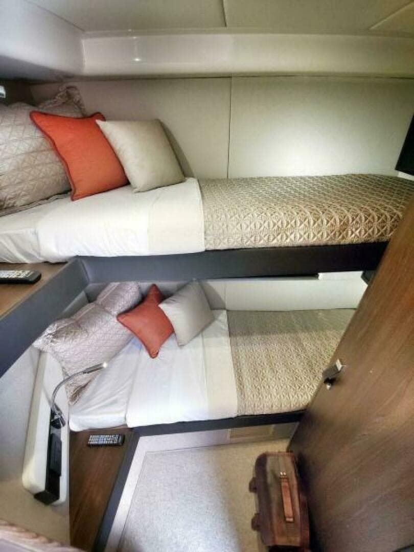 2018 Azimut Flybridge