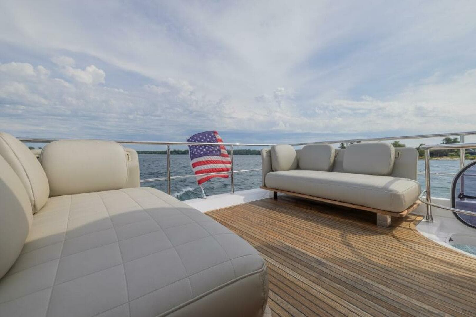 2018 Azimut Flybridge