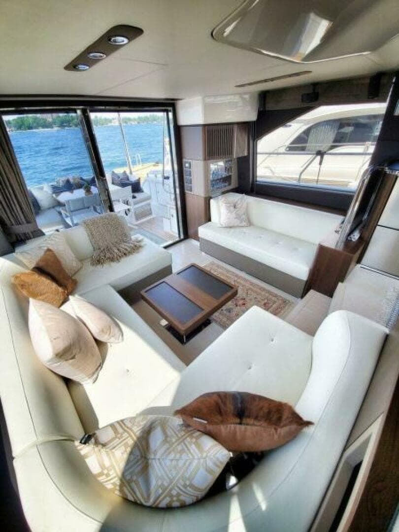 2018 Azimut Flybridge