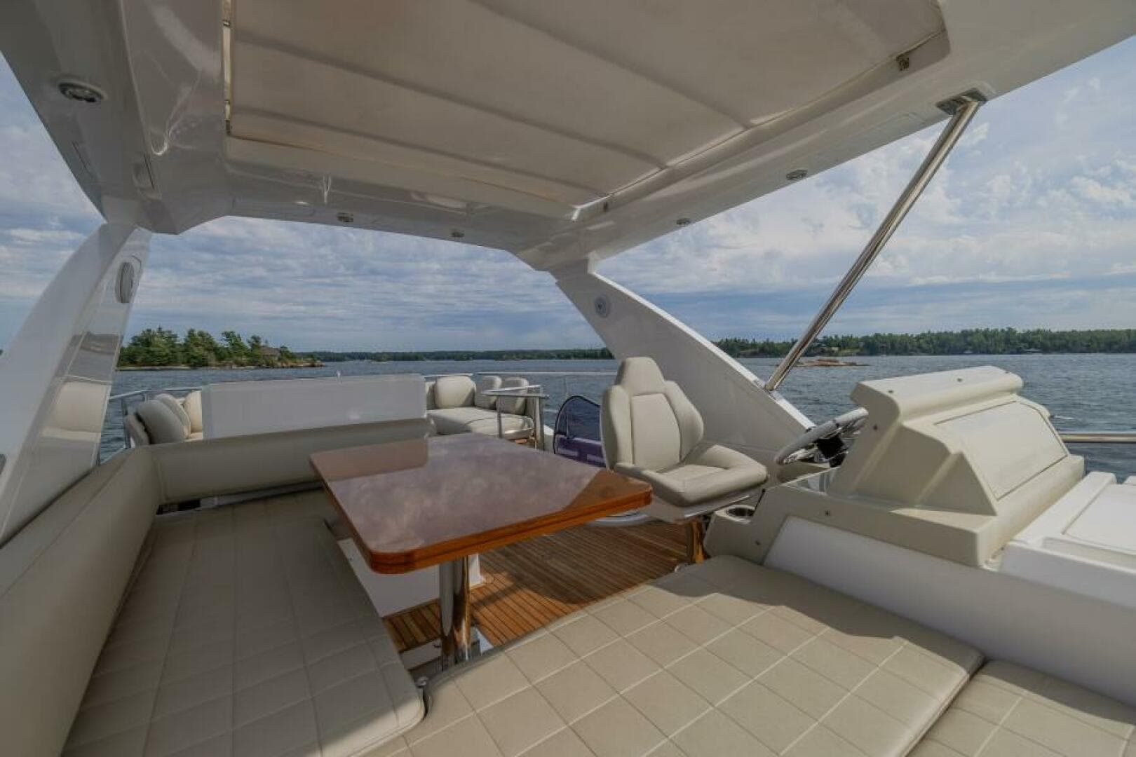 2018 Azimut Flybridge