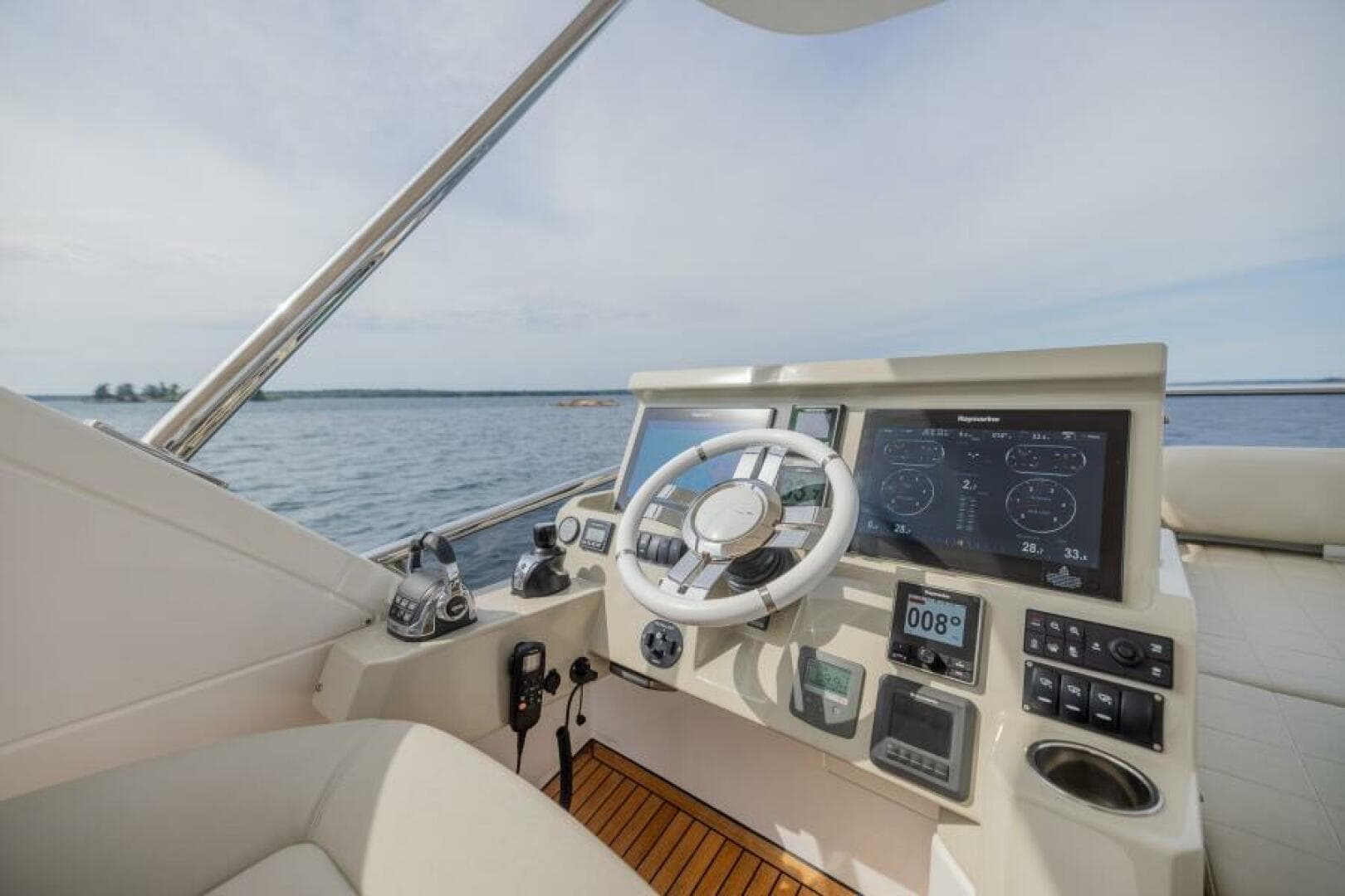 2018 Azimut Flybridge