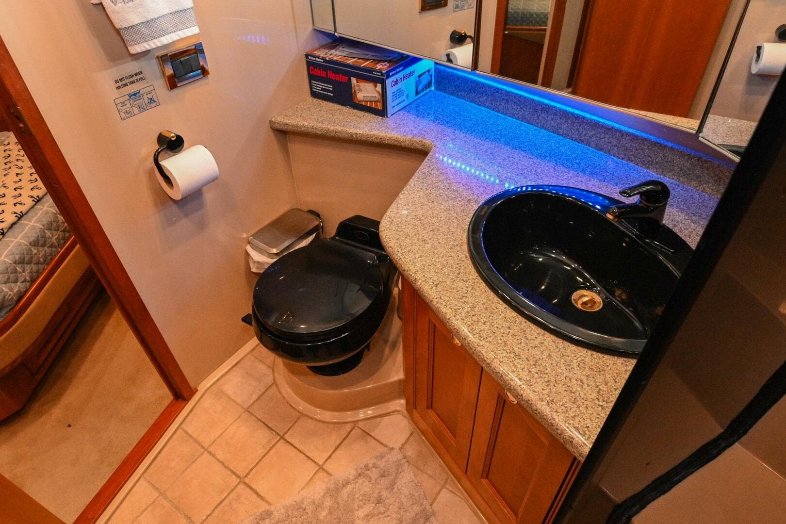 2002 Cruisers Yachts 5000 Sedan Sport