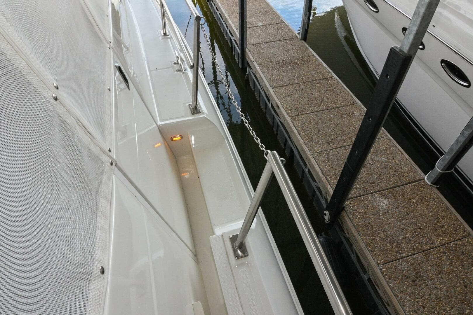 2002 Cruisers Yachts 5000 Sedan Sport