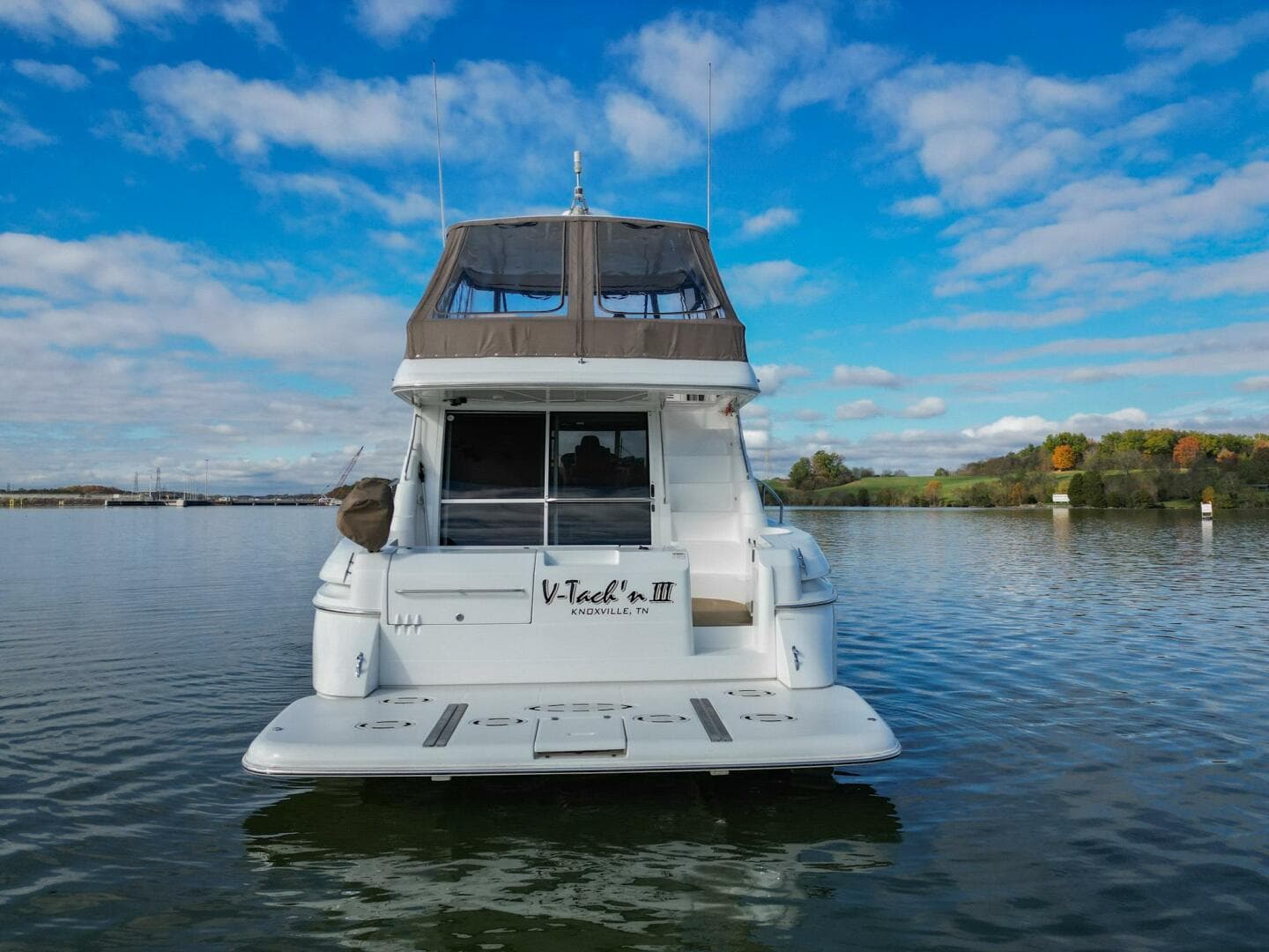 2002 Cruisers Yachts 5000 Sedan Sport