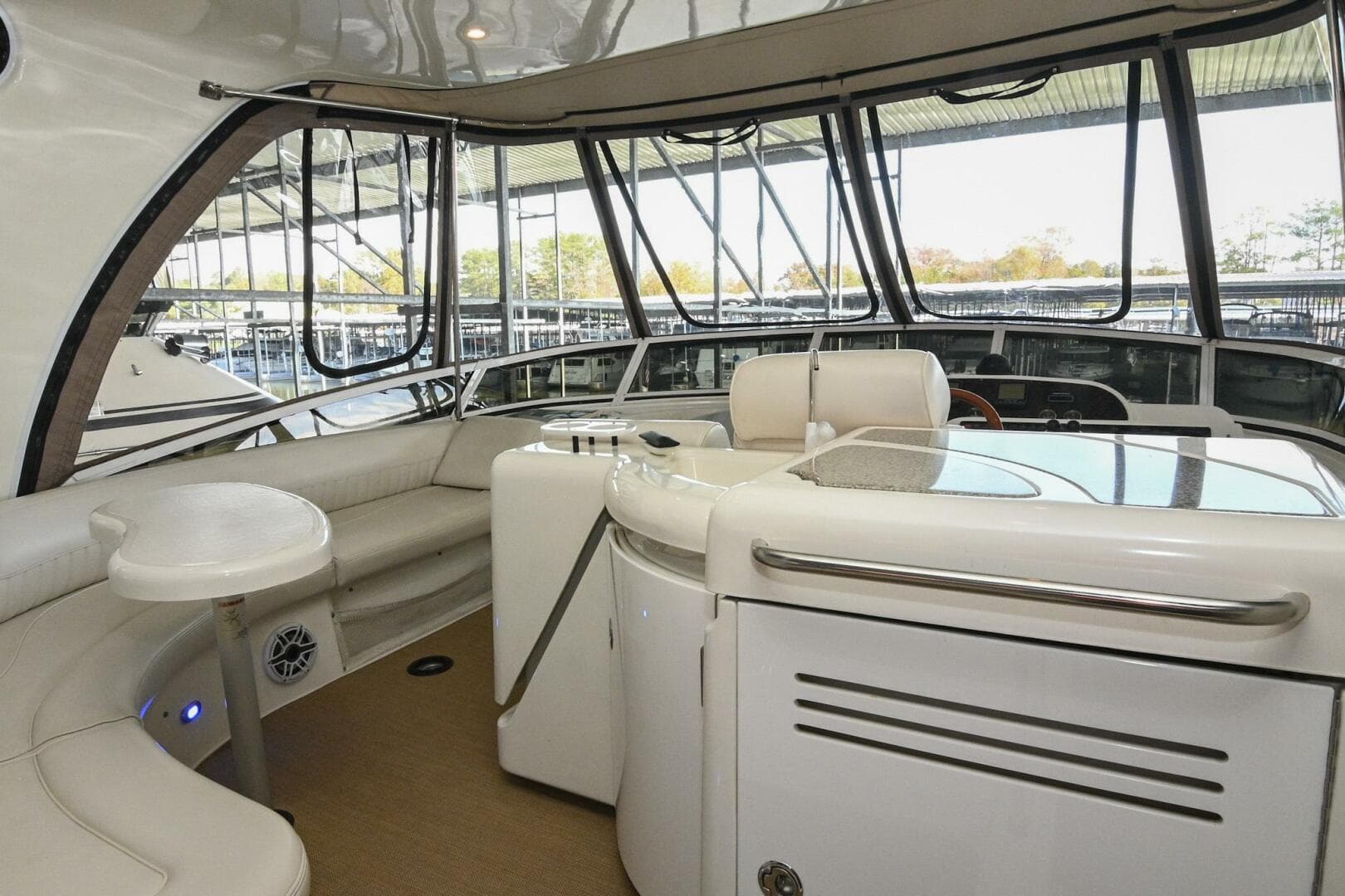 2002 Cruisers Yachts 5000 Sedan Sport