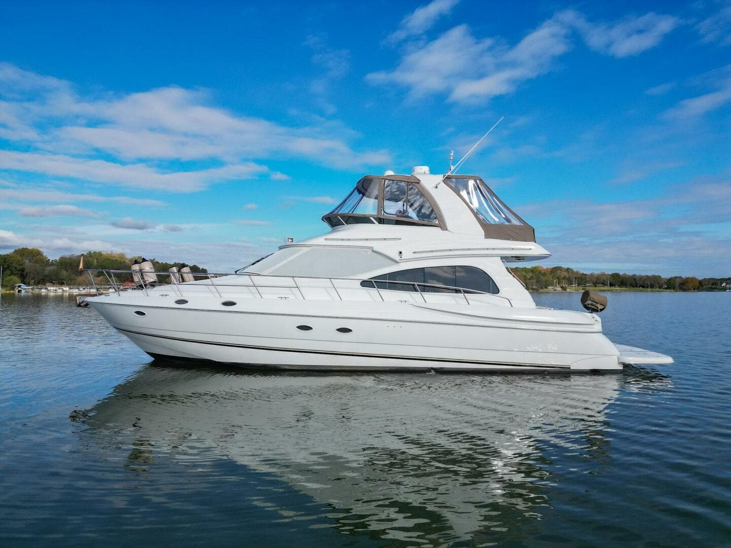 2002 Cruisers Yachts 5000 Sedan Sport