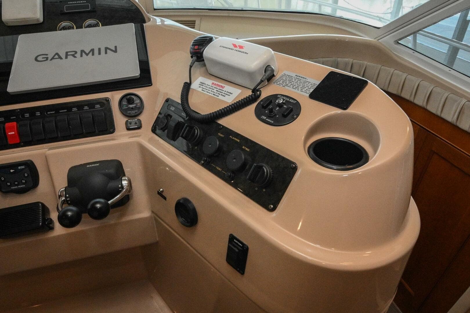 2002 Cruisers Yachts 5000 Sedan Sport