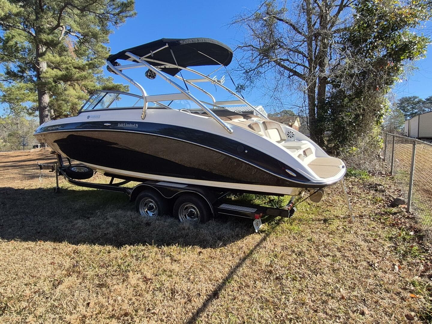2011 Yamaha Boats 242 Limited S