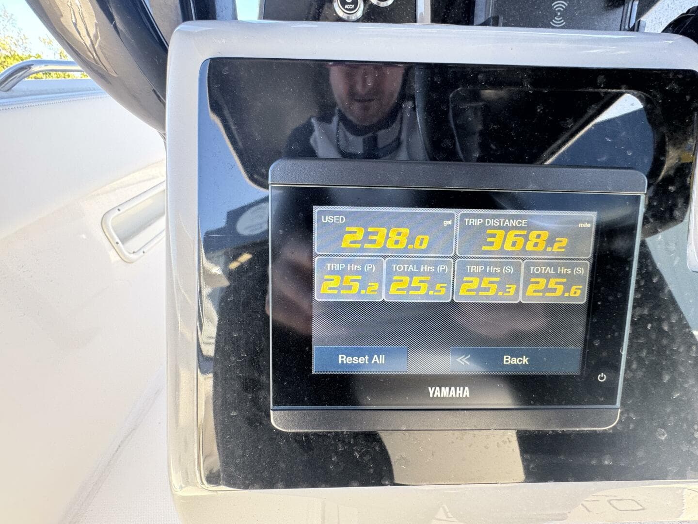 2023 Robalo R270 Center Console