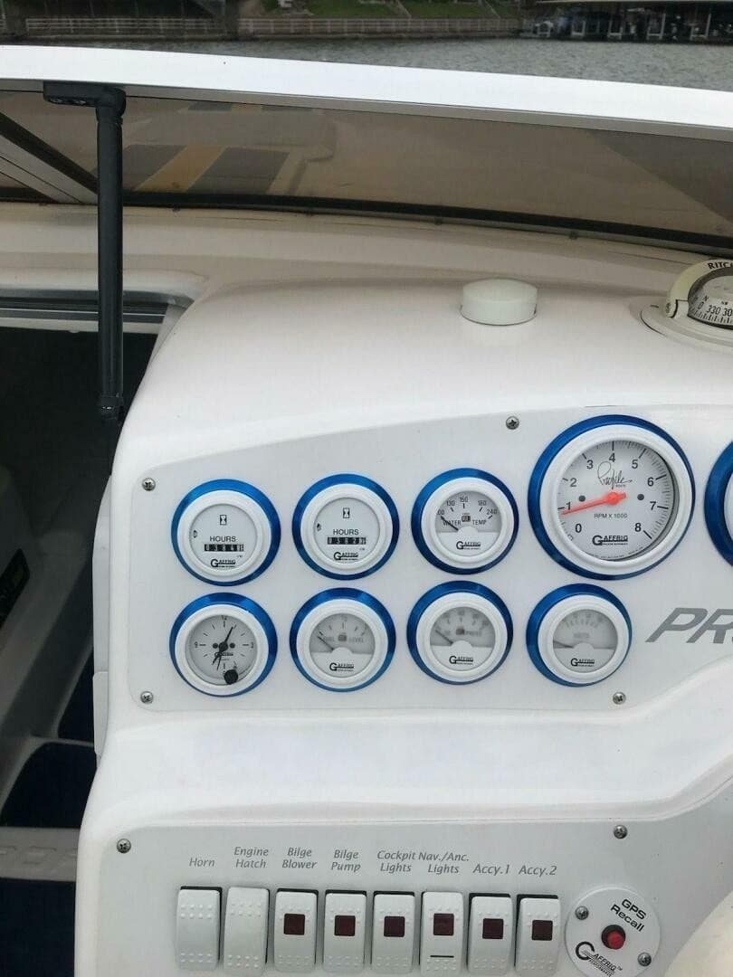 2002 Profile 33 V