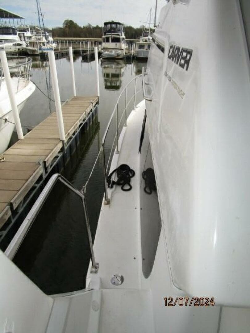 40' Carver port side deck2